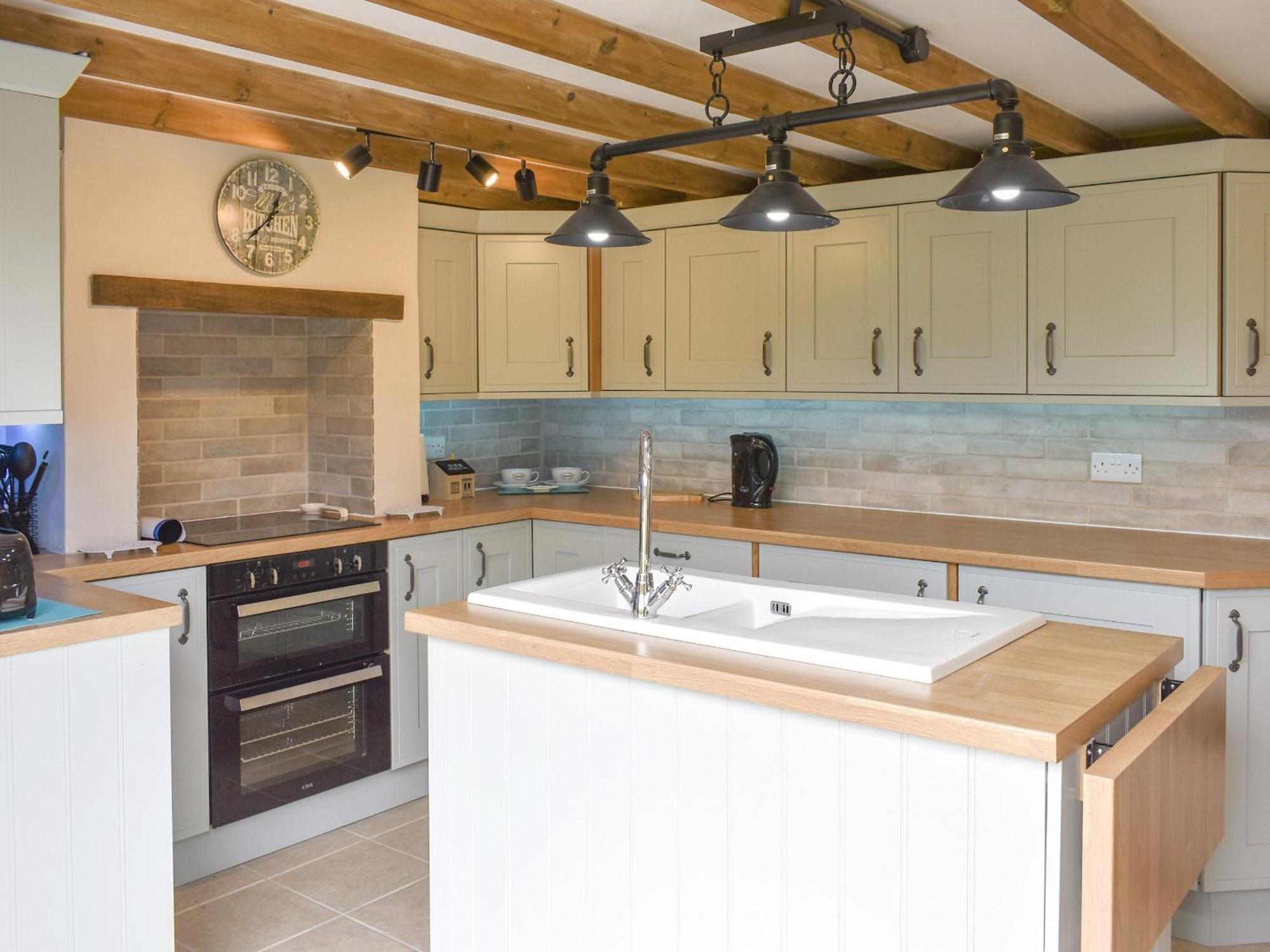 Well Cottage Itchingfield Екстер'єр фото